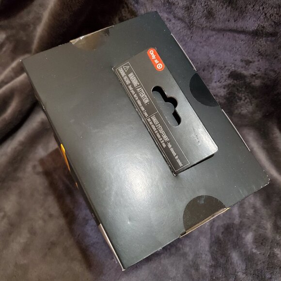 Jazwares Pokemon Select Toxicity Trainer Team Series Action Figure - Picture 3 of 7